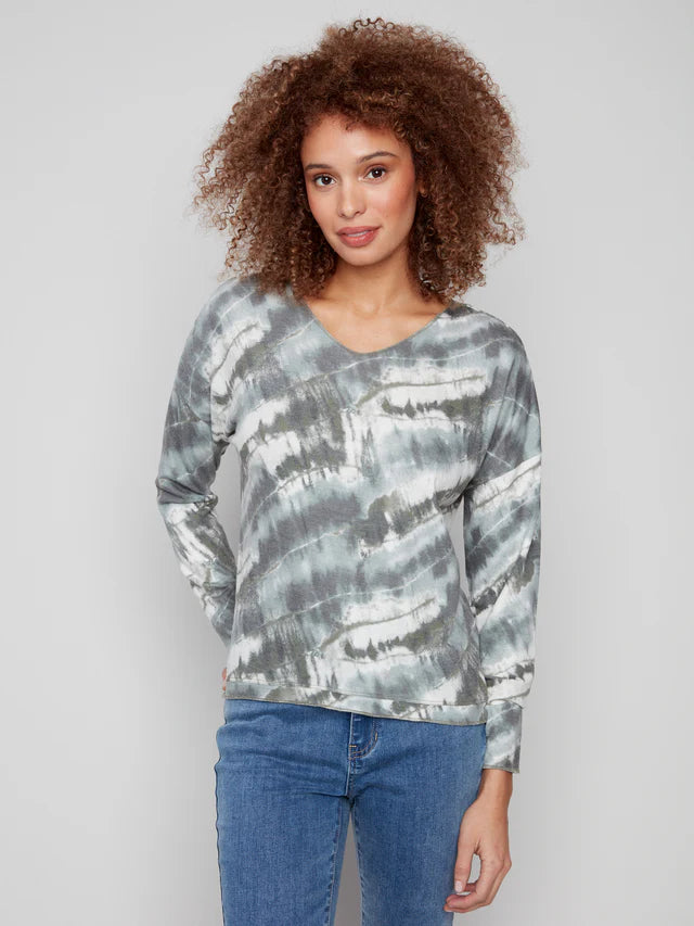 Charlie B - Printed V-neck Knit Top - Dreamy Spruce