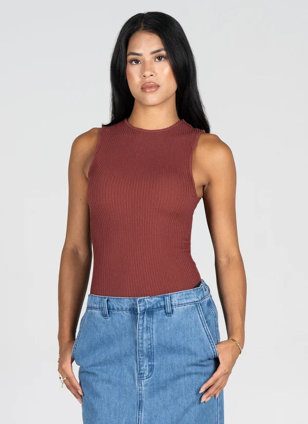 Seamless Textured Crew Neck Tank in Cinnamon