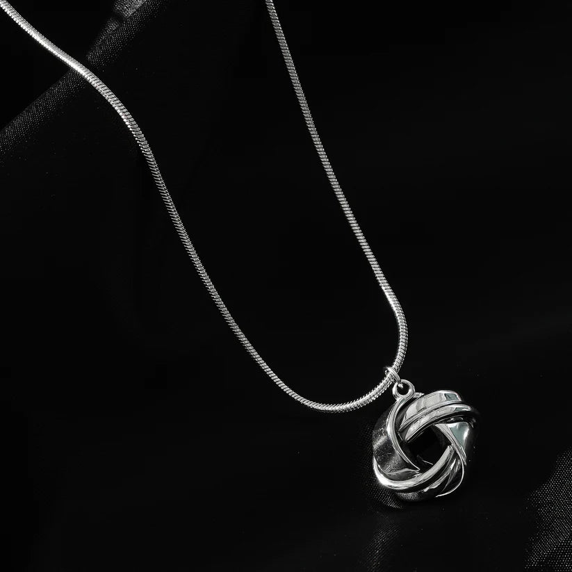 Snakeskin Chain Necklace with Love-Knot Pendant in White Gold (Silver Toned)