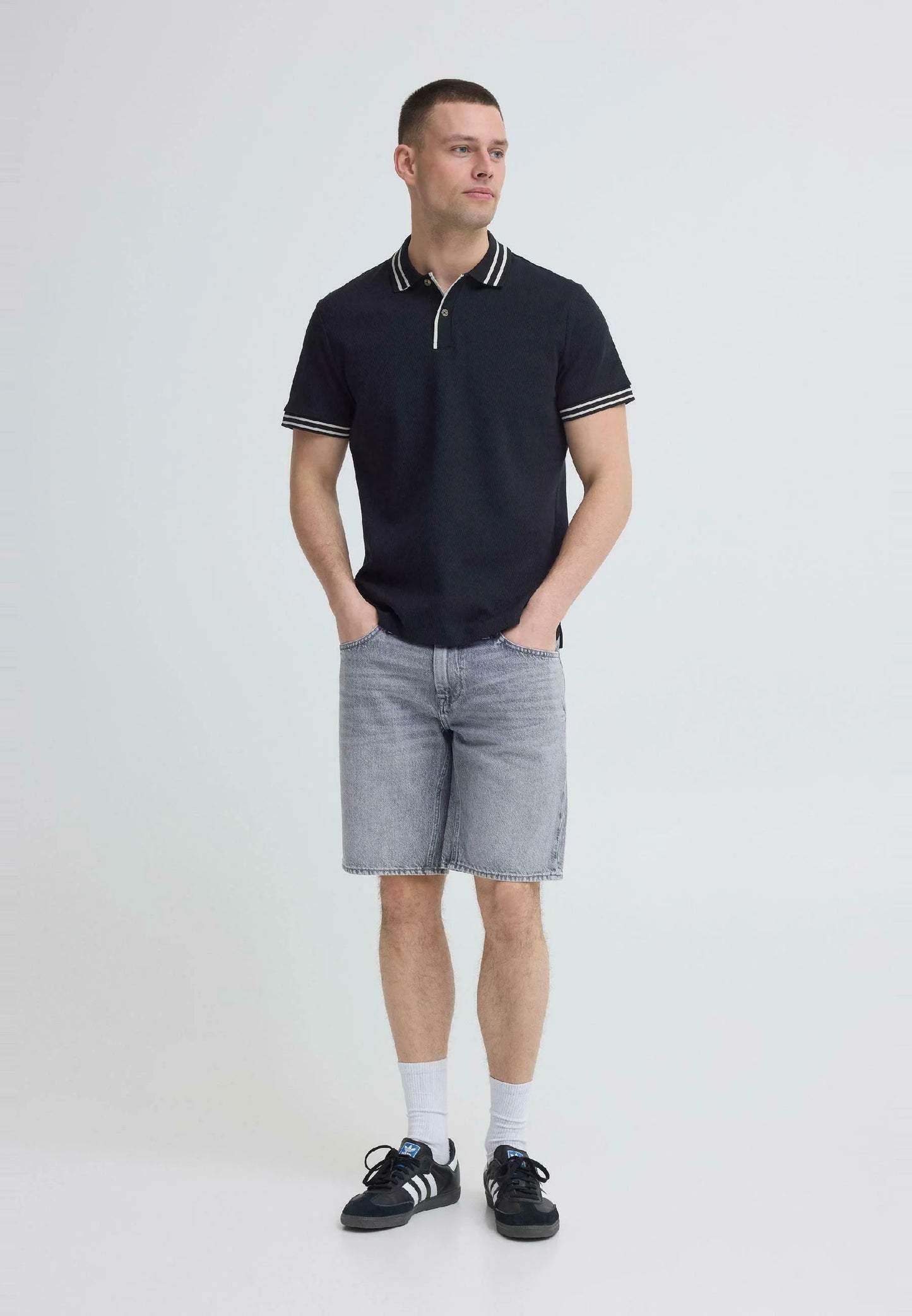 Denim shorts in Grey