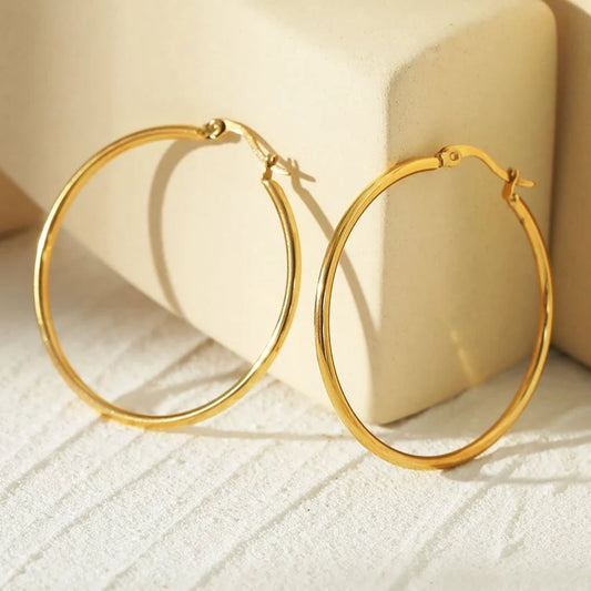 BIANCA Gold: Classic Essential Everyday Basic Round Gold Hoops 4G