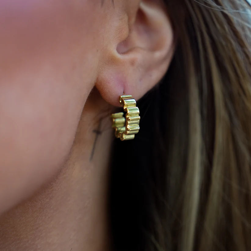 ALMORA: Retro-Inspired Wriggly Shaped Hoop Earrings in Gold