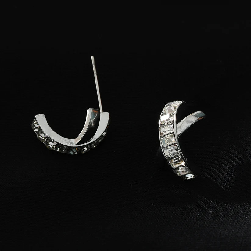 Retro Style Crossover Zirconia Embedded Earrings in White Gold