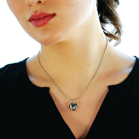 Snakeskin Chain Necklace with Love-Knot Pendant in White Gold (Silver Toned)