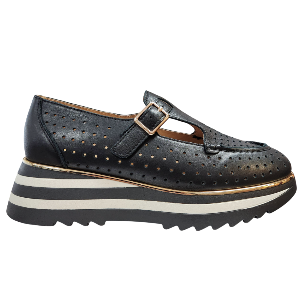 Women's black wedge shoe