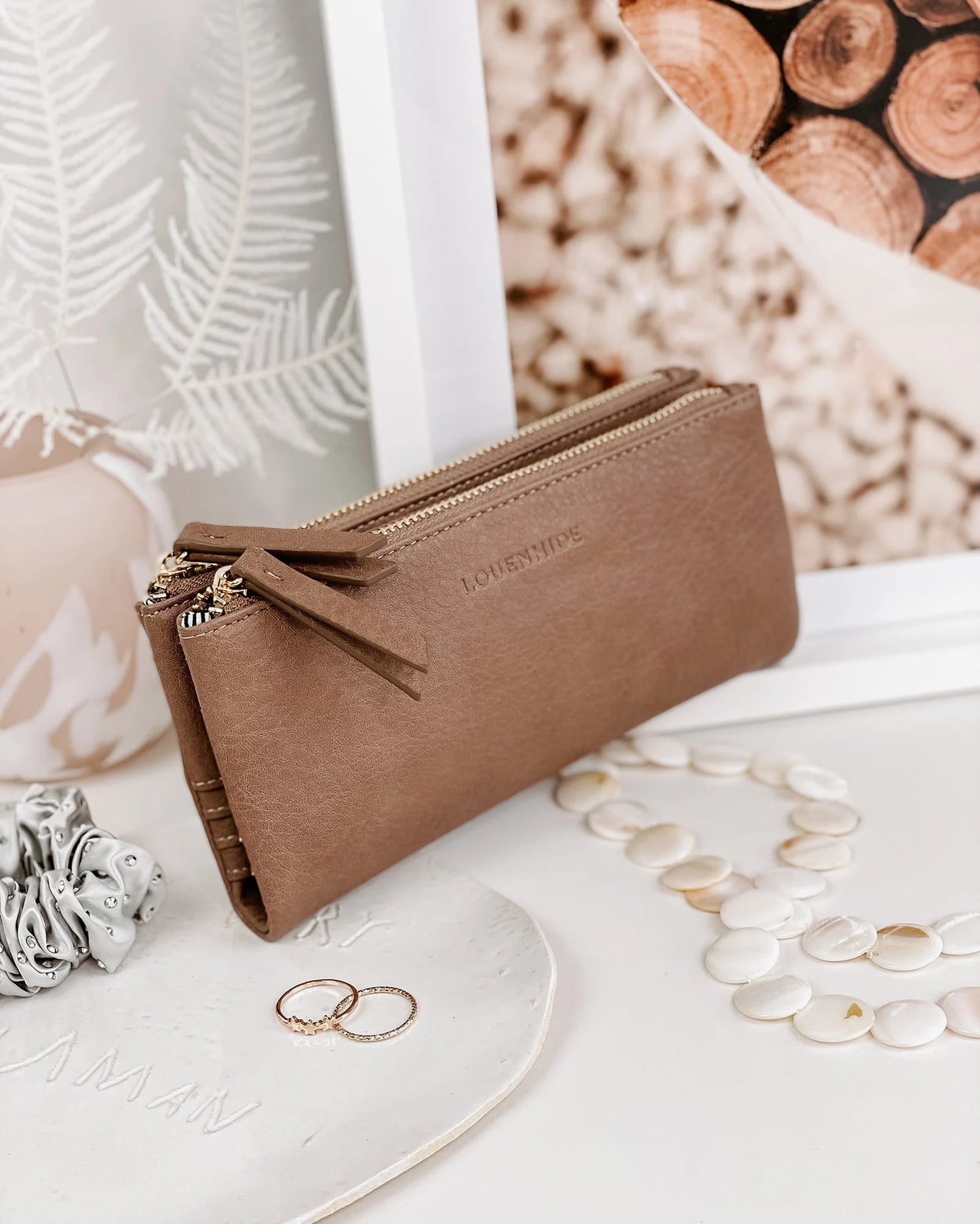 Louenhide - Delta Wallet