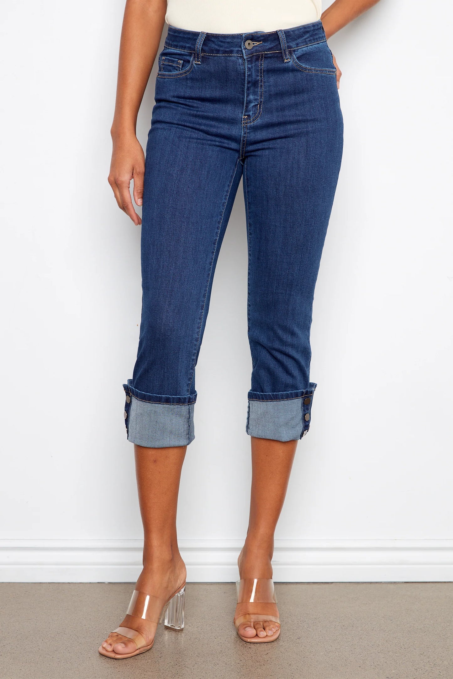 Narrow leg with cuff snap - stretch jeans
