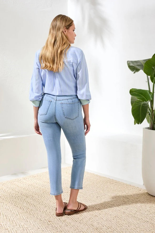 Comfort Stretch Sophia Curvy Hugging Straight Denim
