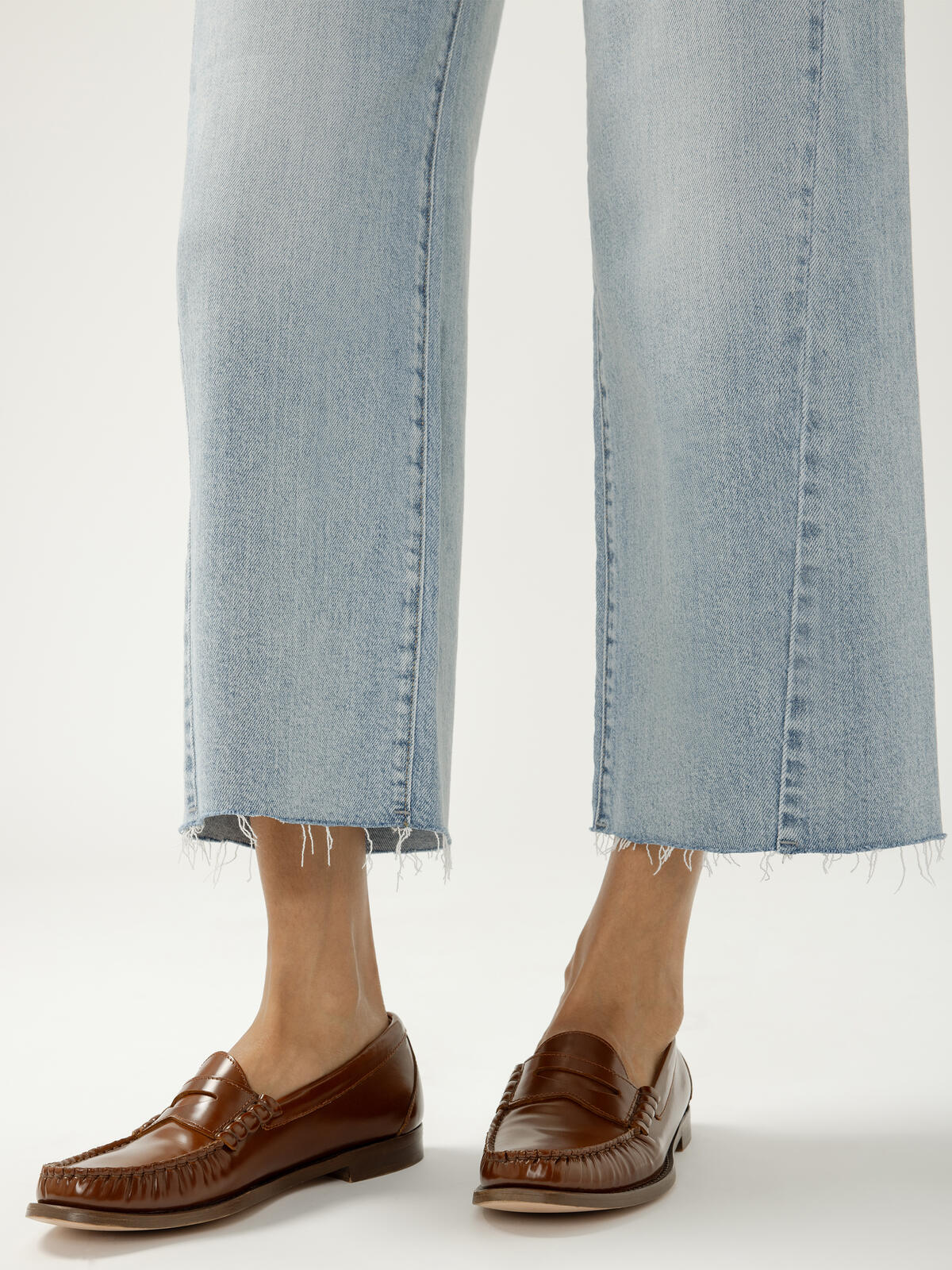 Suki Mid Rise Cropped Wide Leg Jeans